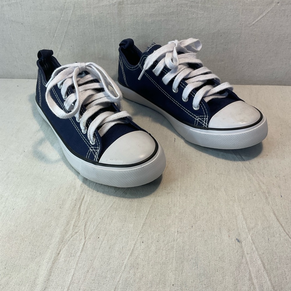 Classic Navy running shoes , men size 9. Absolutely Excellent Condition - Picture 4 of 8